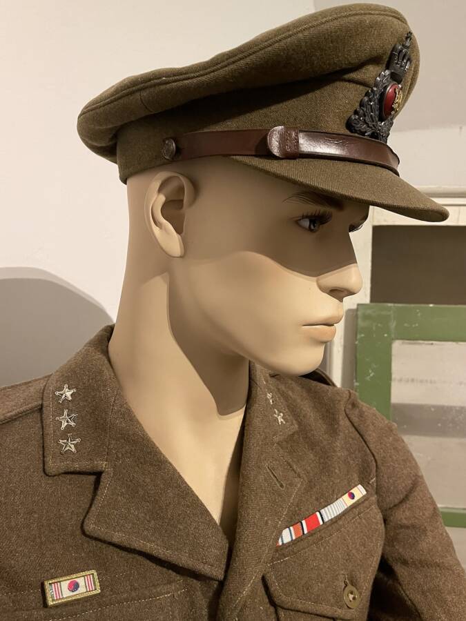 Norwegian military uniform for troops in NORMASH (the Norwegian Mobile Army Surgical Hospital) of the UNFK, the ( United Nations Force in