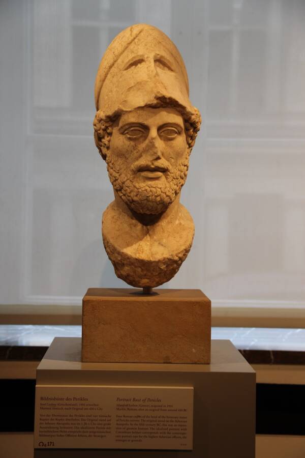 Greek Gallery, Altes Museum, Berlin, Germany. Complete indexed photo collection at WorldHistoryPics.com.