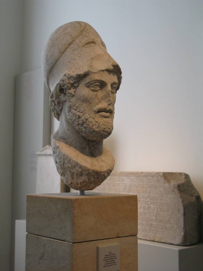 Bust of Pericles . Roman copy of a Greek work sculpted after 429 BC. ( Berlin , Altes Museum).