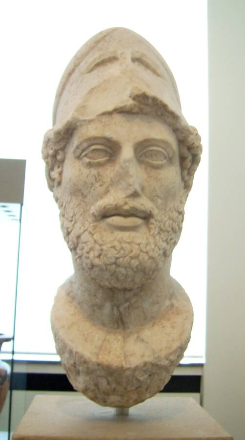 Pericles , Roman copy of a Greek work sculpted after 429 BC. ( Berlin , Altes Museum).